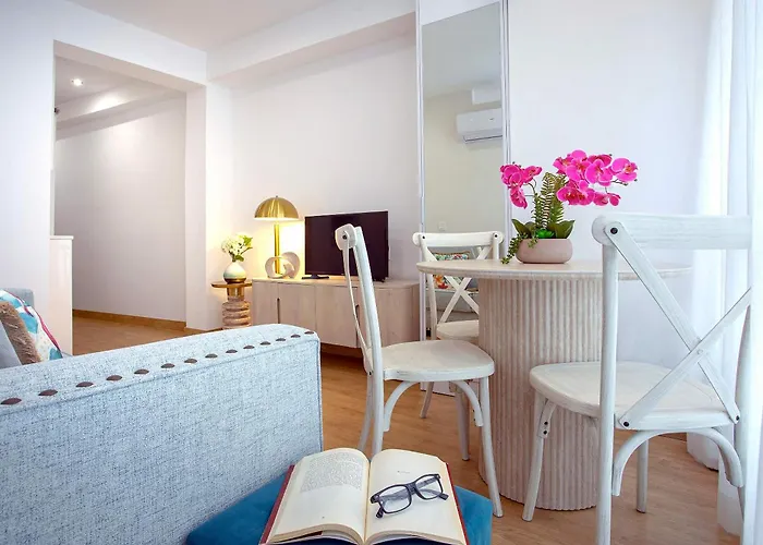 Genteel Home Santo Cristo